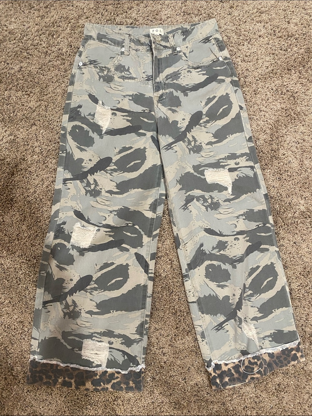 POL Camouflage Jeans in Gray and Tan